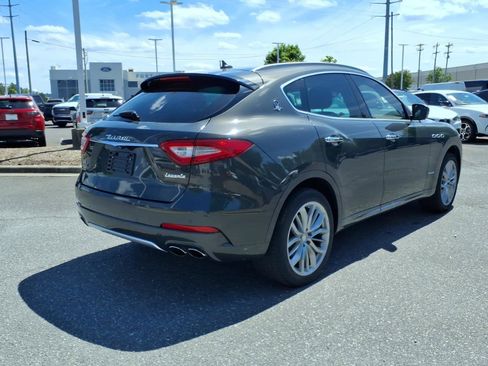 Used 2018 Maserati Levante S GranLusso AWD/4WD image 10