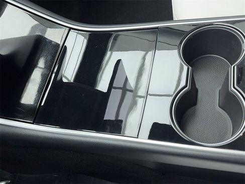 Used 2021 Tesla Model Y 2WD image 33