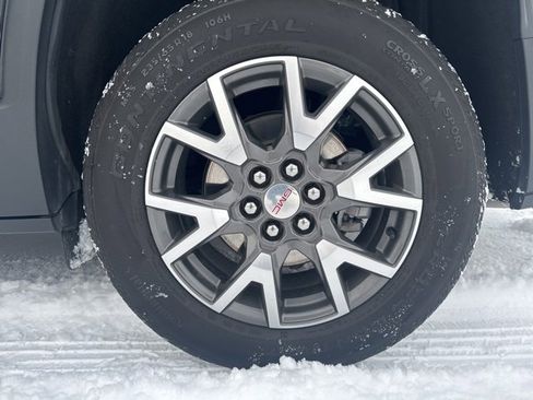 Used 2023 GMC Acadia SLE w/ Driver Convenience Package image 28