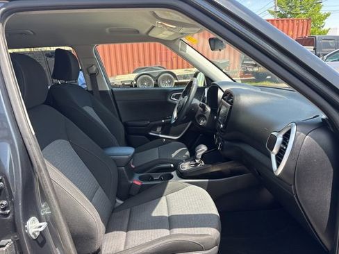 Used 2020 Kia Soul S FWD image 13