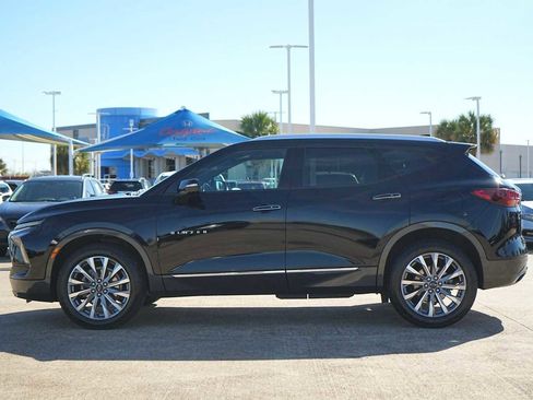 Used 2023 Chevrolet Blazer Premier image 3