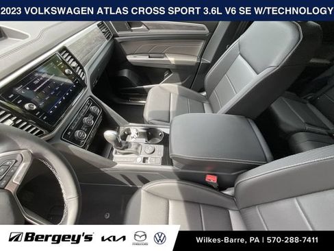 Used 2023 Volkswagen Atlas Cross Sport SE w/ Black Wheel Package AWD/4WD image 13