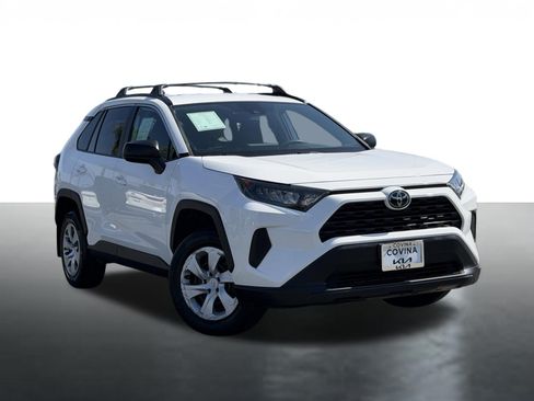 Used 2021 Toyota RAV4 LE FWD image 2