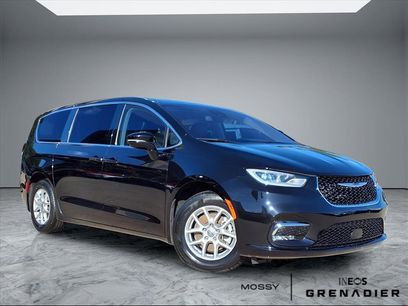 Used 2024 Chrysler Pacifica Touring-L