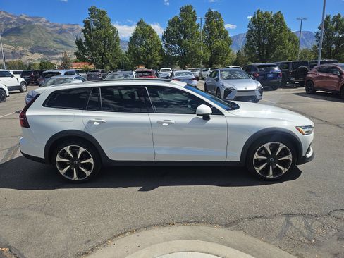 Used 2020 Volvo V60 T5 Cross Country w/ Protection Package Premier AWD/4WD image 4