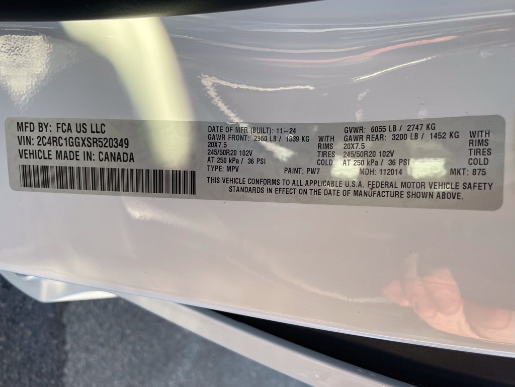 Used 2025 Chrysler Pacifica Limited FWD image 43