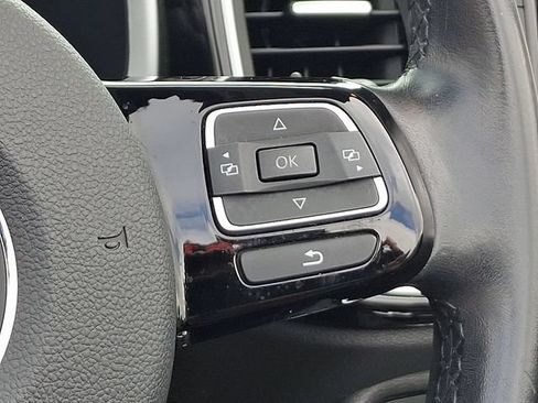 Used 2013 Volkswagen Beetle 2.5 FWD image 8