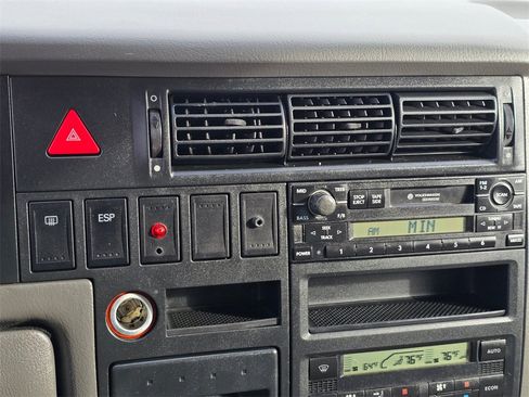 Used 2001 Volkswagen Eurovan GLS image 20
