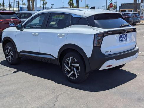 New 2026 Nissan Kicks SV FWD image 4
