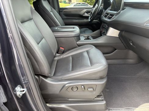 Used 2022 Chevrolet Tahoe LT w/ LT Signature Plus Package AWD/4WD image 13