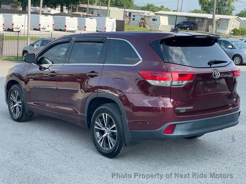 Used 2017 Toyota Highlander Plus image 5