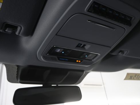 Used 2023 Ford F350 Lariat image 12