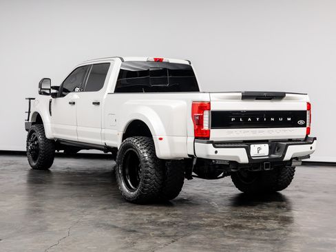 Used 2017 Ford F450 Platinum w/ Platinum Ultimate Package AWD/4WD image 16