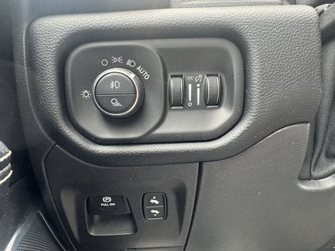Used 2021 RAM 1500 Laramie AWD/4WD image 30