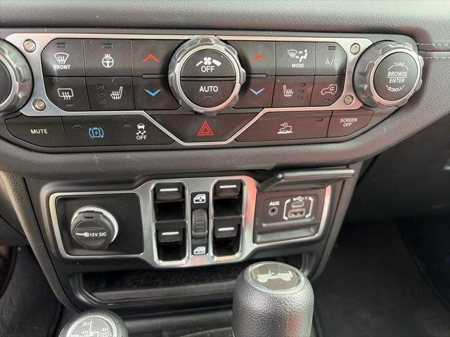 Used 2024 Jeep Wrangler Unlimited Sahara AWD/4WD image 7