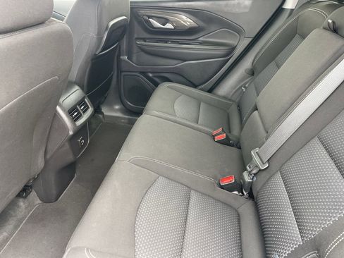 Used 2024 GMC Terrain SLE AWD/4WD image 14