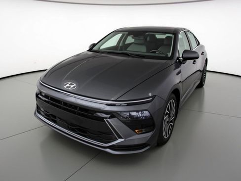 Used 2025 Hyundai Sonata SEL image 3