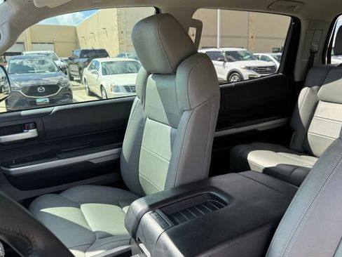 Used 2020 Toyota Tundra SR5 w/ SR5 Leather Package AWD/4WD image 12