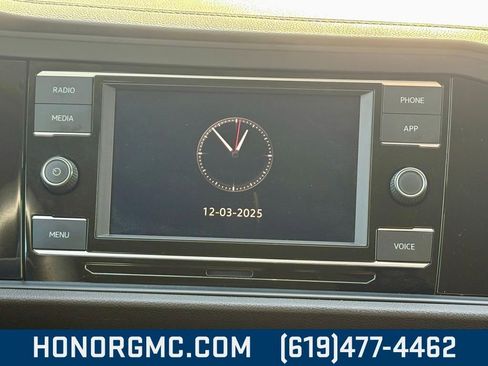 Used 2024 Volkswagen Jetta SE image 29