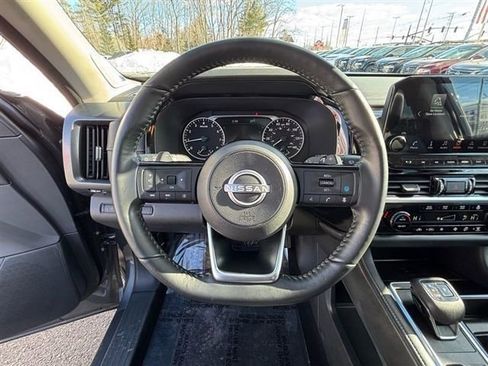 Used 2023 Nissan Pathfinder SL w/ SL Premium Package image 13