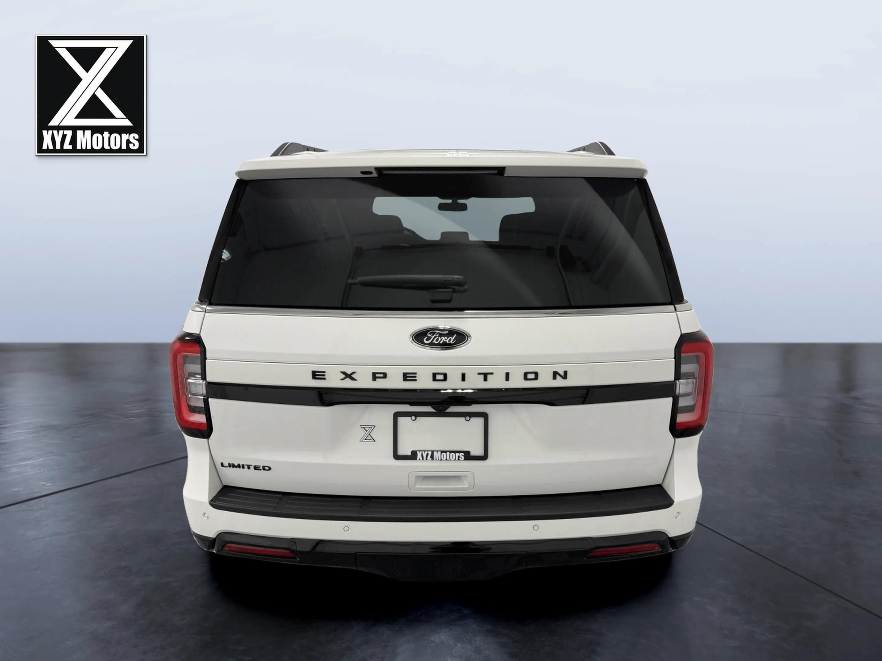 Used 2023 Ford Expedition Limited AWD/4WD image 5
