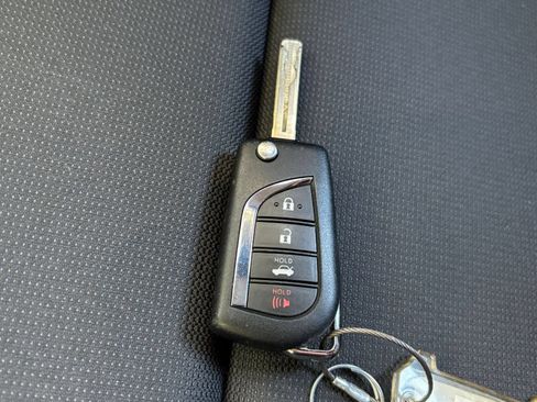 Used 2025 Toyota Corolla LE FWD image 21