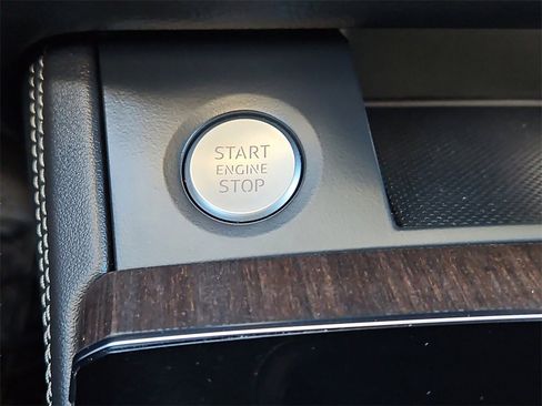 Certified 2025 Audi Q5 2.0T Premium Plus image 28