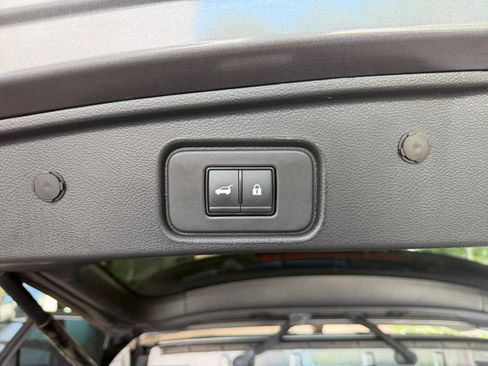 Used 2025 Nissan Pathfinder SV AWD/4WD image 20