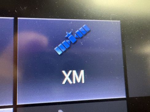 Used 2018 Toyota Highlander XLE image 12