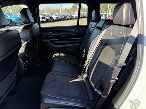 Certified 2024 Jeep Grand Cherokee L Laredo image 14