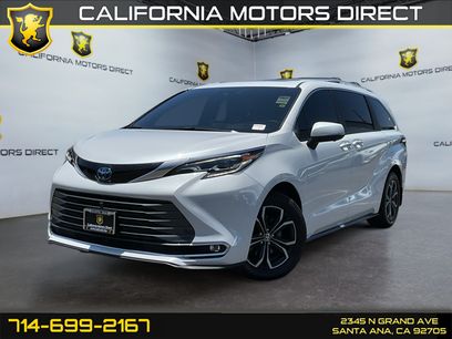 Used 2025 Toyota Sienna Platinum