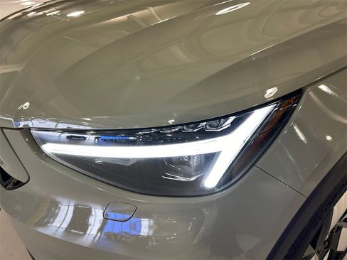 Certified 2023 Volvo C40 P8 Recharge Ultimate w/ Protection Package Premier image 7