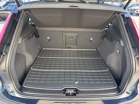 Used 2026 Volvo XC40 B4 Plus w/ Climate Package FWD image 11