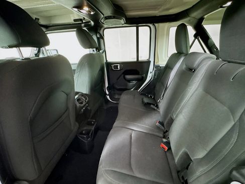 Used 2019 Jeep Wrangler Unlimited Sport S AWD/4WD image 18