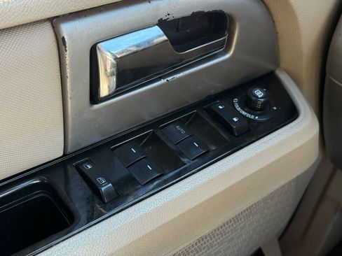 Used 2014 Ford Expedition Limited image 19