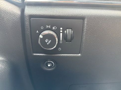 Used 2022 Jeep Grand Cherokee Limited image 12