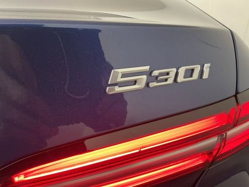 Certified 2025 BMW 530i w/ Premium Package image 31