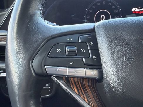 Used 2023 Cadillac Escalade ESV Premium Luxury AWD/4WD image 29