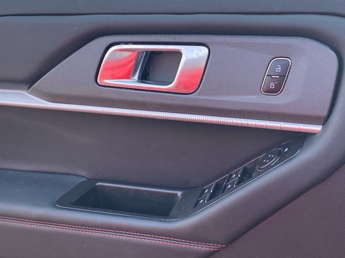 Certified 2025 Ford Explorer ST-Line image 17