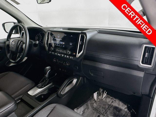 Certified 2025 Nissan Frontier SV RWD image 28