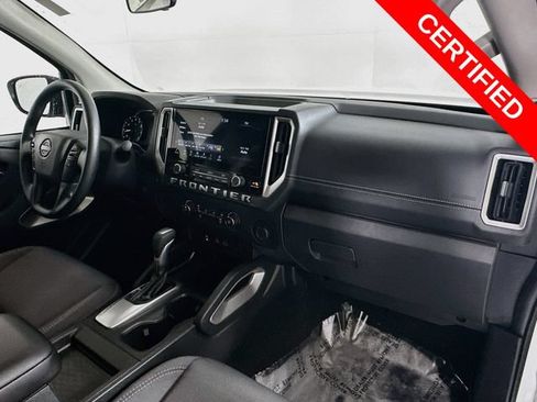 Used 2025 Nissan Frontier SV RWD image 28