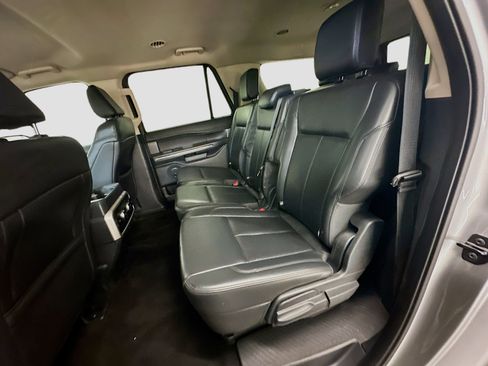 Used 2024 Ford Expedition Max XLT image 29