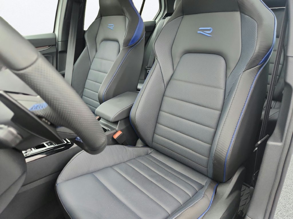 Used 2026 Volkswagen Golf AWD/4WD image 11