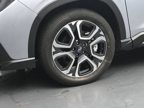 Used 2023 Subaru Ascent Limited AWD/4WD image 12
