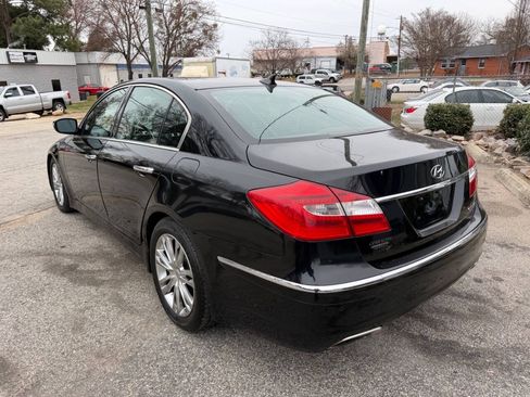Used 2012 Hyundai Genesis 3.8 w/ Premium Pkg RWD image 5