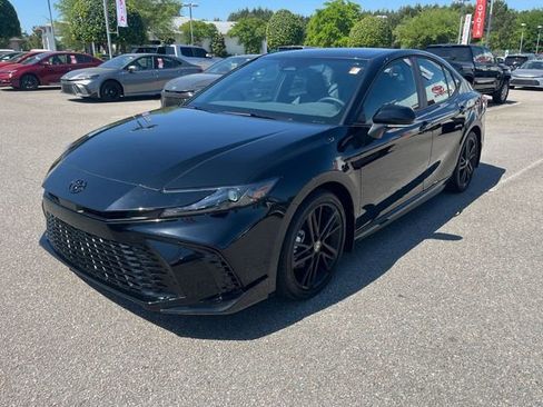 Used 2026 Toyota Camry Hybrid image 7