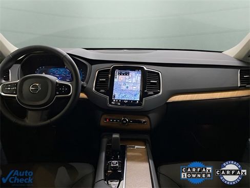 Used 2025 Volvo XC90 B6 Plus image 12