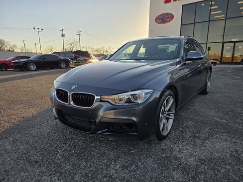 Used 2018 BMW 330i xDrive Sedan w/ Premium Package image 3
