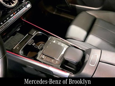 Certified 2021 Mercedes-Benz GLB 250 4MATIC image 19