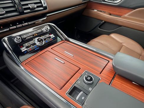 Used 2024 Lincoln Navigator L Reserve image 37